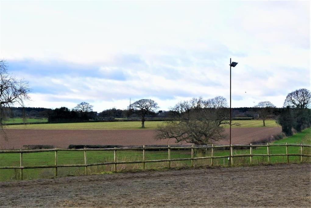 Hillfields Farm Barn - A Rural Equestrian Escape Apartman Coventry Kültér fotó