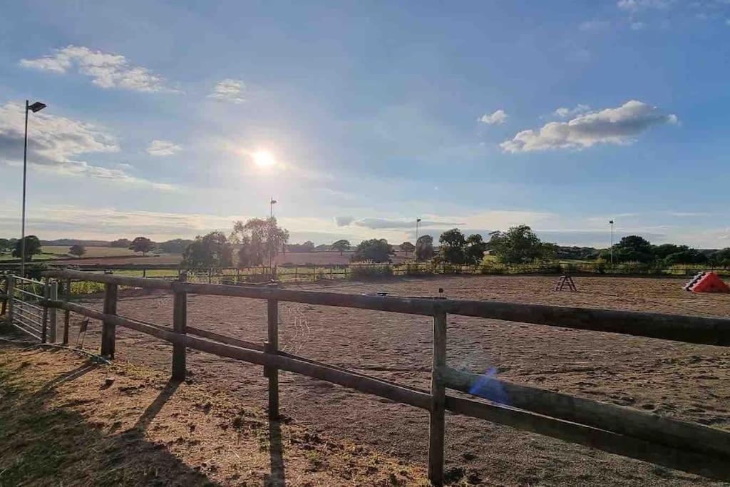 Hillfields Farm Barn - A Rural Equestrian Escape Apartman Coventry Kültér fotó